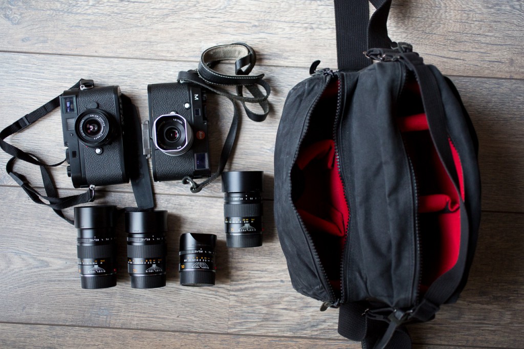 All this fits easily in the bag and more important: without the annoying stacking of lenses.
